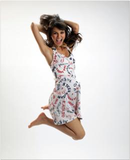 Victoria Justice feet photo thumbnail