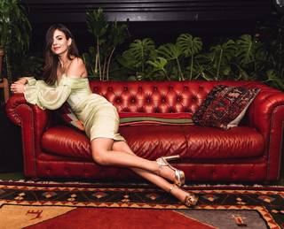 Victoria Justice feet photo thumbnail
