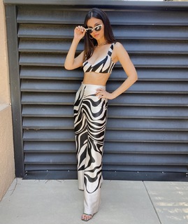 Victoria Justice feet photo thumbnail