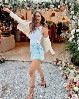 Victoria Justice feet photo thumbnail