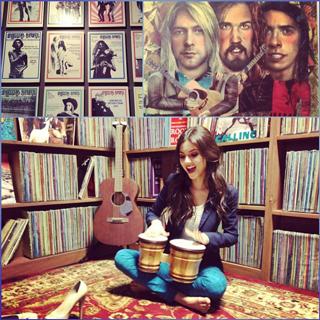 Victoria Justice feet photo thumbnail