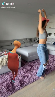 Victoria Justice feet photo thumbnail