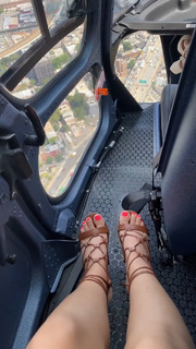 Victoria Justice feet photo thumbnail