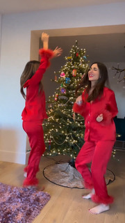 Victoria Justice feet photo thumbnail