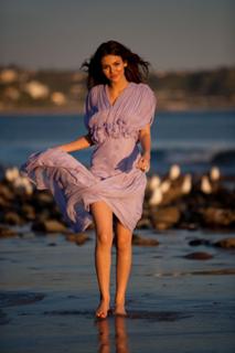 Victoria Justice feet photo thumbnail