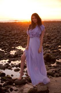 Victoria Justice feet photo thumbnail