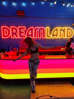 Victoria Justice feet photo thumbnail