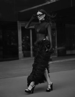 Victoria Justice feet photo thumbnail