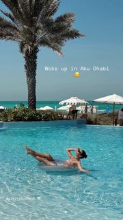 Victoria Justice feet photo thumbnail