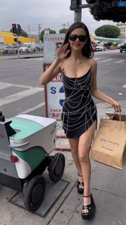 Victoria Justice feet photo thumbnail