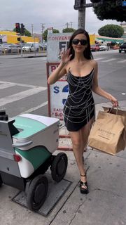 Victoria Justice feet photo thumbnail