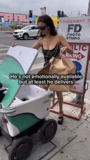 Victoria Justice feet photo thumbnail