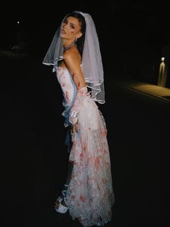 Victoria Justice feet photo thumbnail