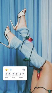 Victoria Justice feet photo thumbnail