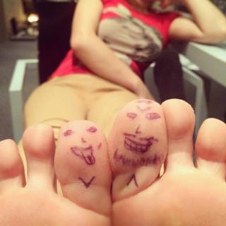 Victoria Koblenko feet photo 1