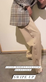 Victoria Koblenko feet photo 17