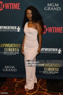 Victoria Monét feet photo 2