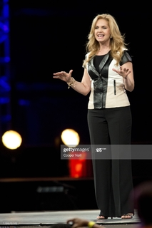 Victoria Osteen feet photo 11