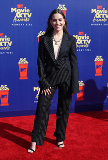 Victoria Pedretti feet photo thumbnail