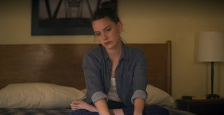 Victoria Pedretti feet photo thumbnail