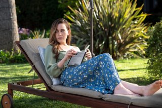 Victoria Pedretti feet photo thumbnail