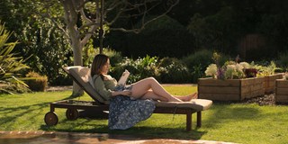 Victoria Pedretti feet photo thumbnail