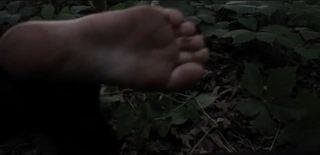 Victoria Pedretti feet photo thumbnail