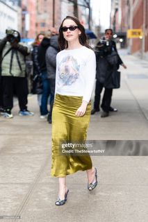 Victoria Pedretti feet photo 14
