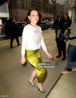 Victoria Pedretti feet photo 12