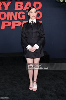 Victoria Pedretti feet photo 9
