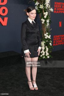 Victoria Pedretti feet photo 7