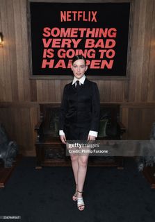 Victoria Pedretti feet photo 6