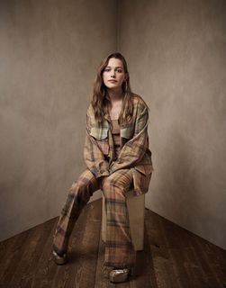Victoria Pedretti feet photo 10