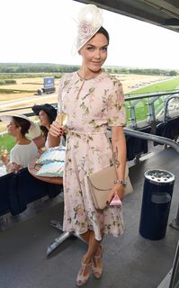 Victoria Pendleton feet photo 9