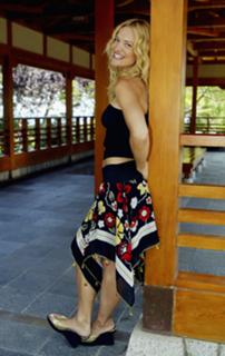 Victoria Pratt feet photo 1