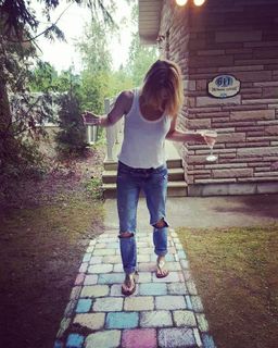 Victoria Pratt feet photo 9