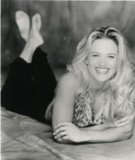 Victoria Pratt feet photo 1