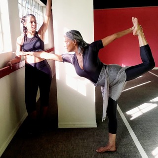 Victoria Rowell feet photo 14