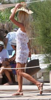 Victoria Silvstedt feet photo thumbnail