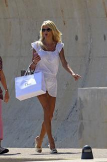 Victoria Silvstedt feet photo thumbnail