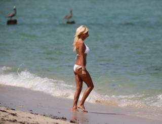 Victoria Silvstedt feet photo thumbnail