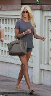 Victoria Silvstedt feet photo thumbnail