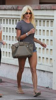 Victoria Silvstedt feet photo thumbnail