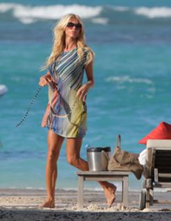 Victoria Silvstedt feet photo thumbnail