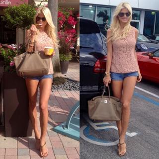 Victoria Silvstedt feet photo thumbnail