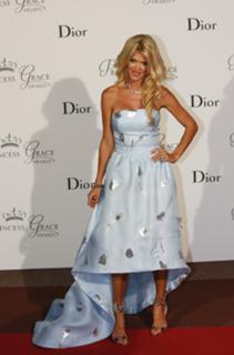 Victoria Silvstedt feet photo thumbnail