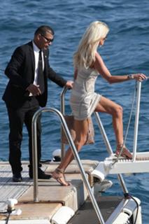 Victoria Silvstedt feet photo thumbnail