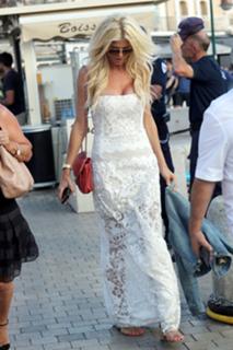 Victoria Silvstedt feet photo thumbnail
