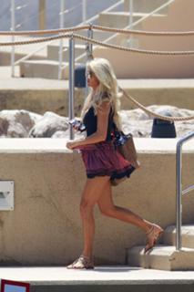 Victoria Silvstedt feet photo thumbnail