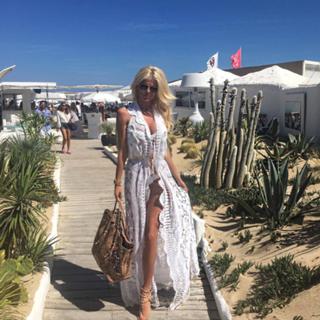 Victoria Silvstedt feet photo thumbnail